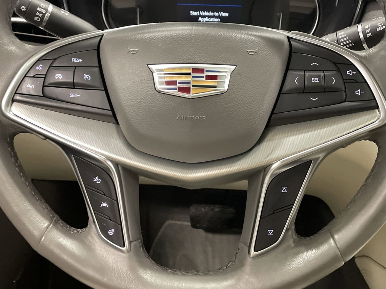 Thumbnail: 2023 Cadillac XT5 - 10