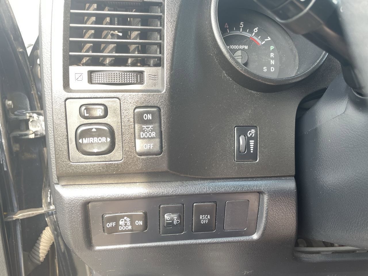 Thumbnail: 2011 Toyota Tundra - 26