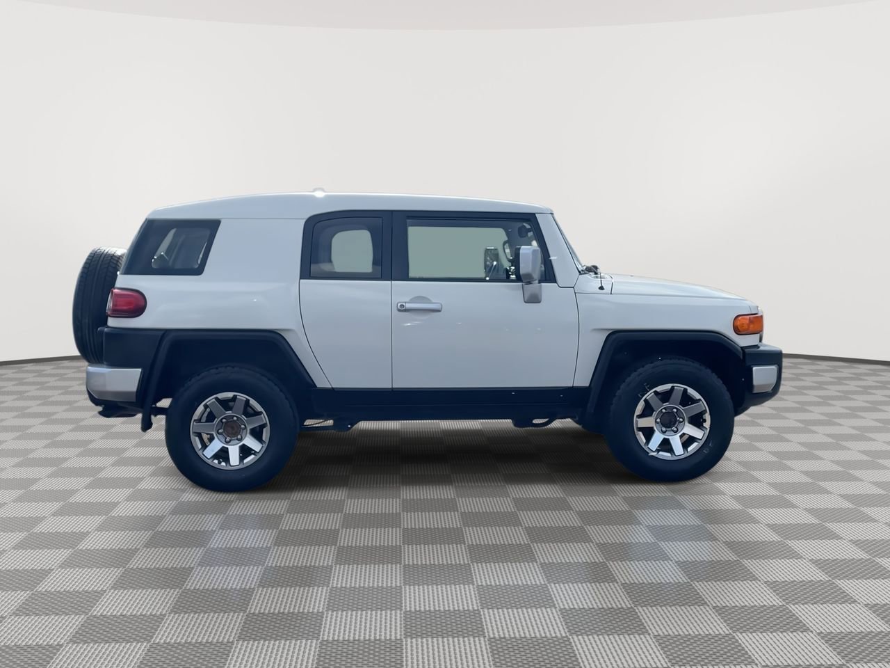 Thumbnail: 2014 Toyota FJ Cruiser - 9