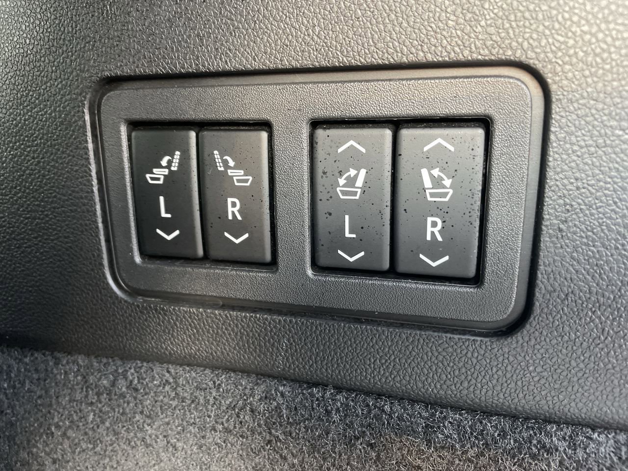 Thumbnail: 2022 Cadillac XT6 - 18