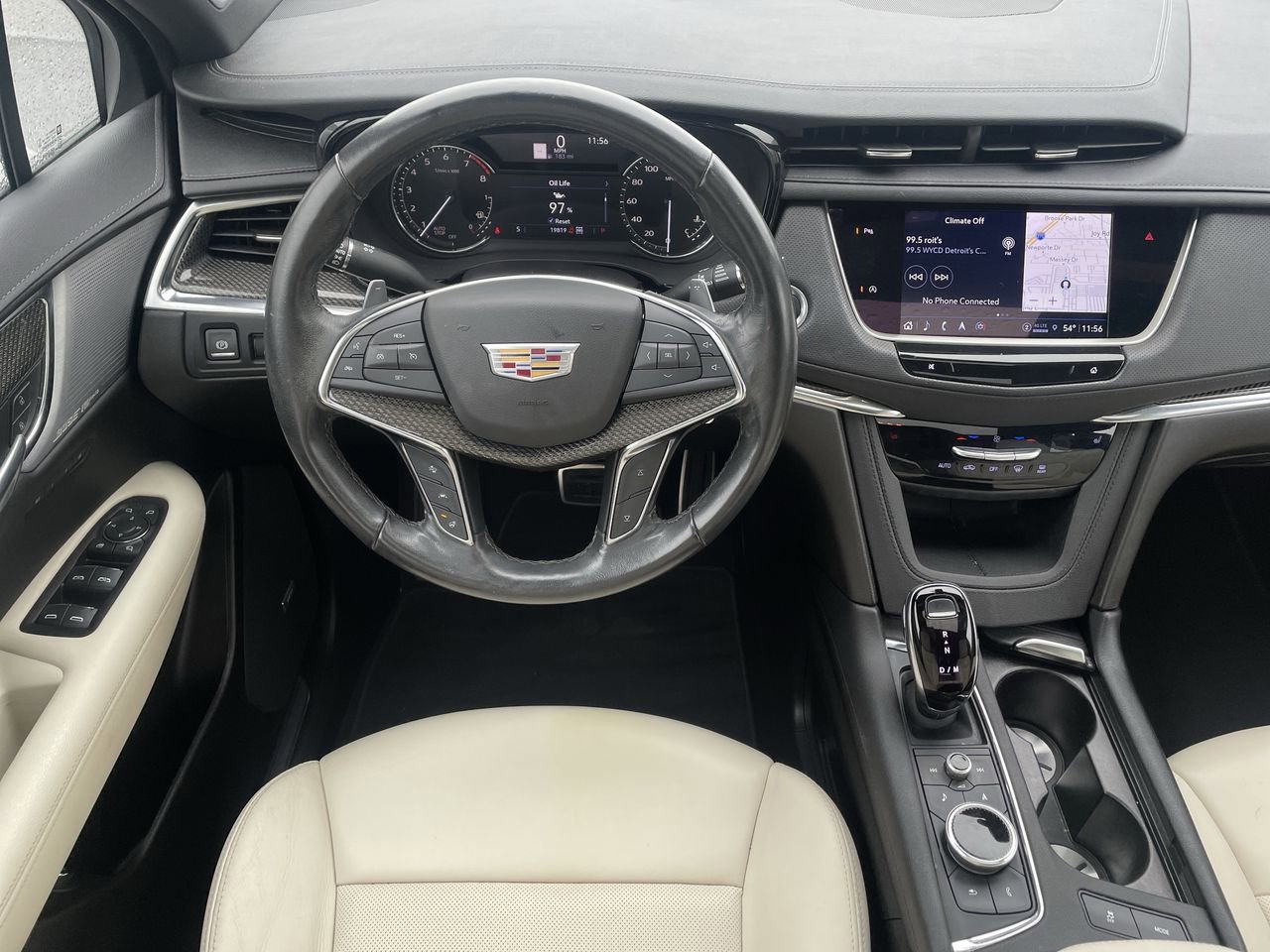 Thumbnail: 2022 Cadillac XT5 - 10