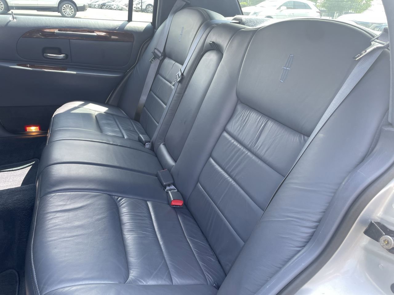 Thumbnail: 2000 Lincoln Town Car - 18