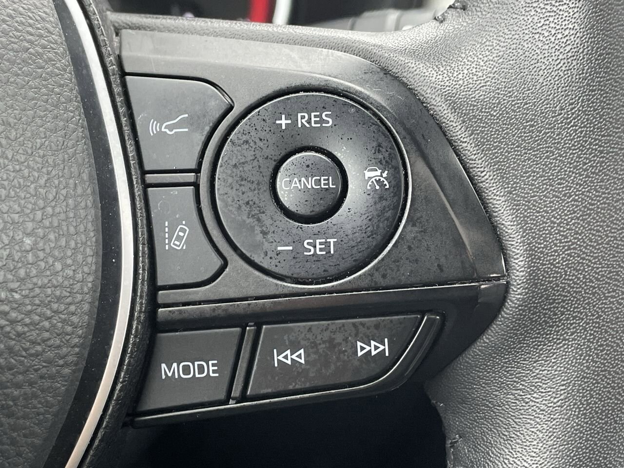 Thumbnail: 2023 Toyota RAV4 - 31