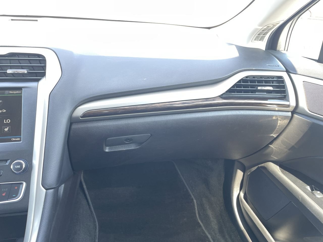 Thumbnail: 2016 Ford Fusion - 16