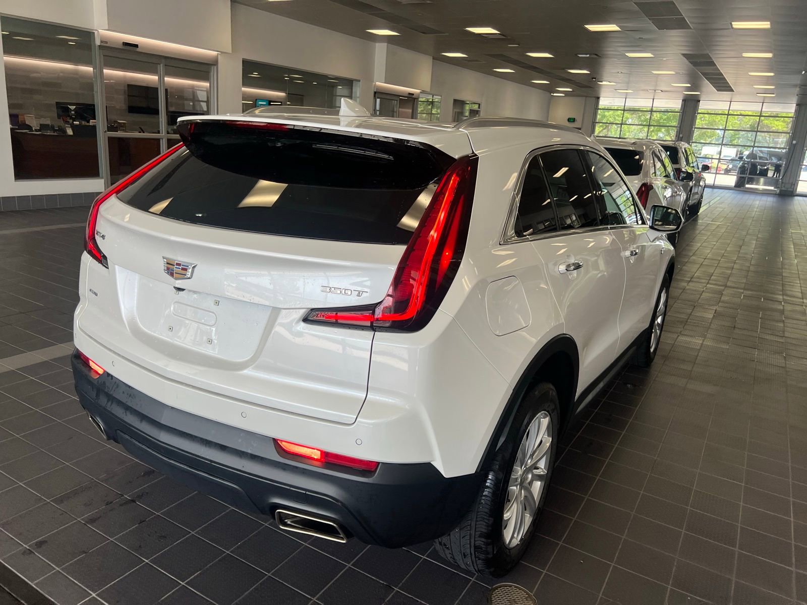 Thumbnail: 2022 Cadillac XT4 - 3