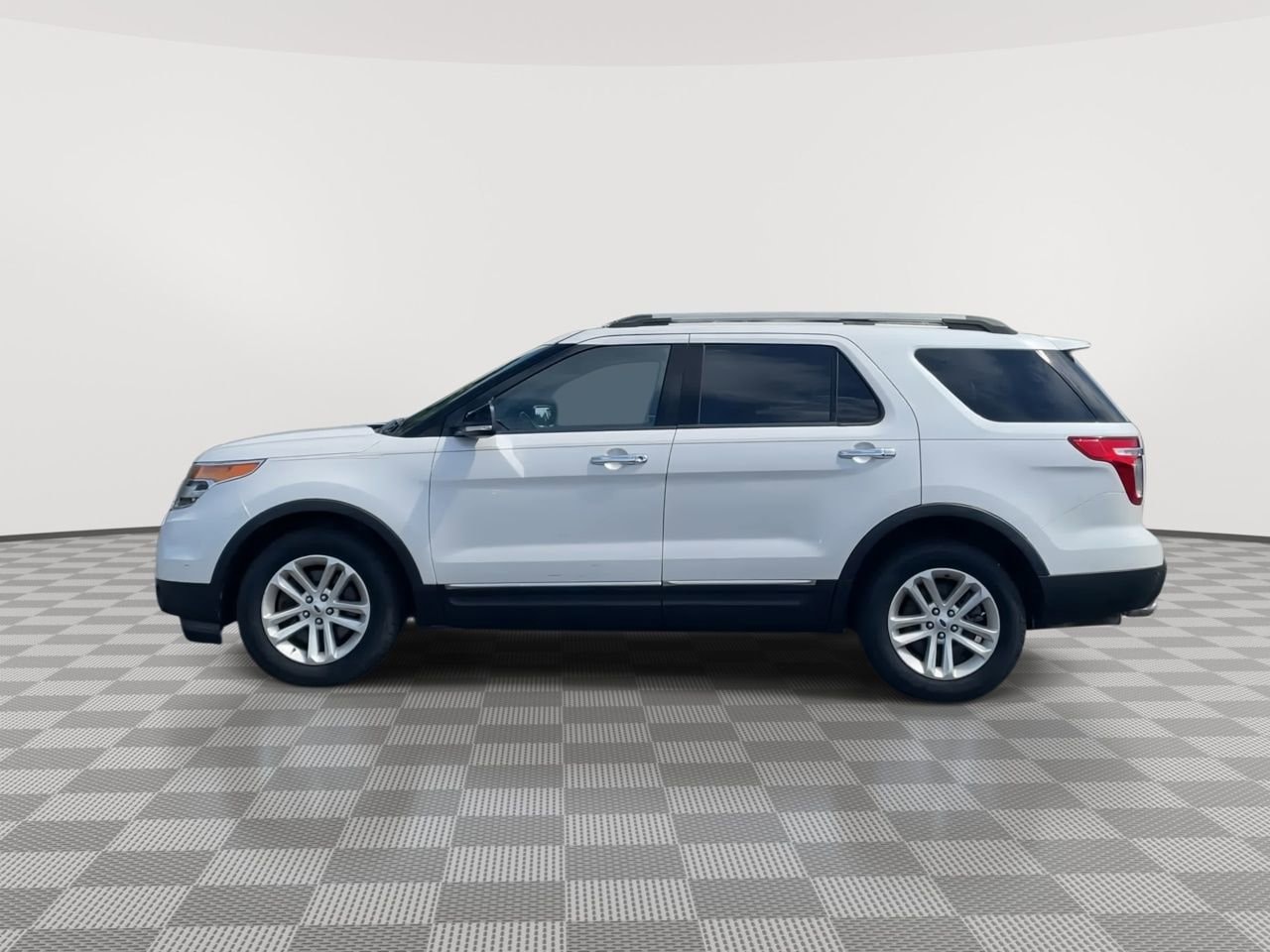 Thumbnail: 2014 Ford Explorer - 5