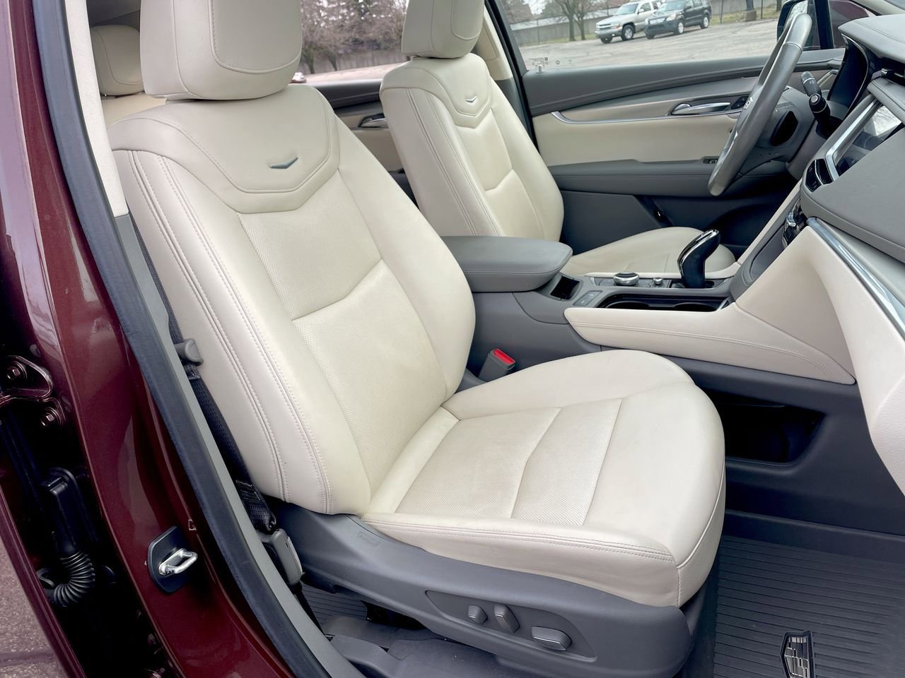 Thumbnail: 2023 Cadillac XT5 - 14