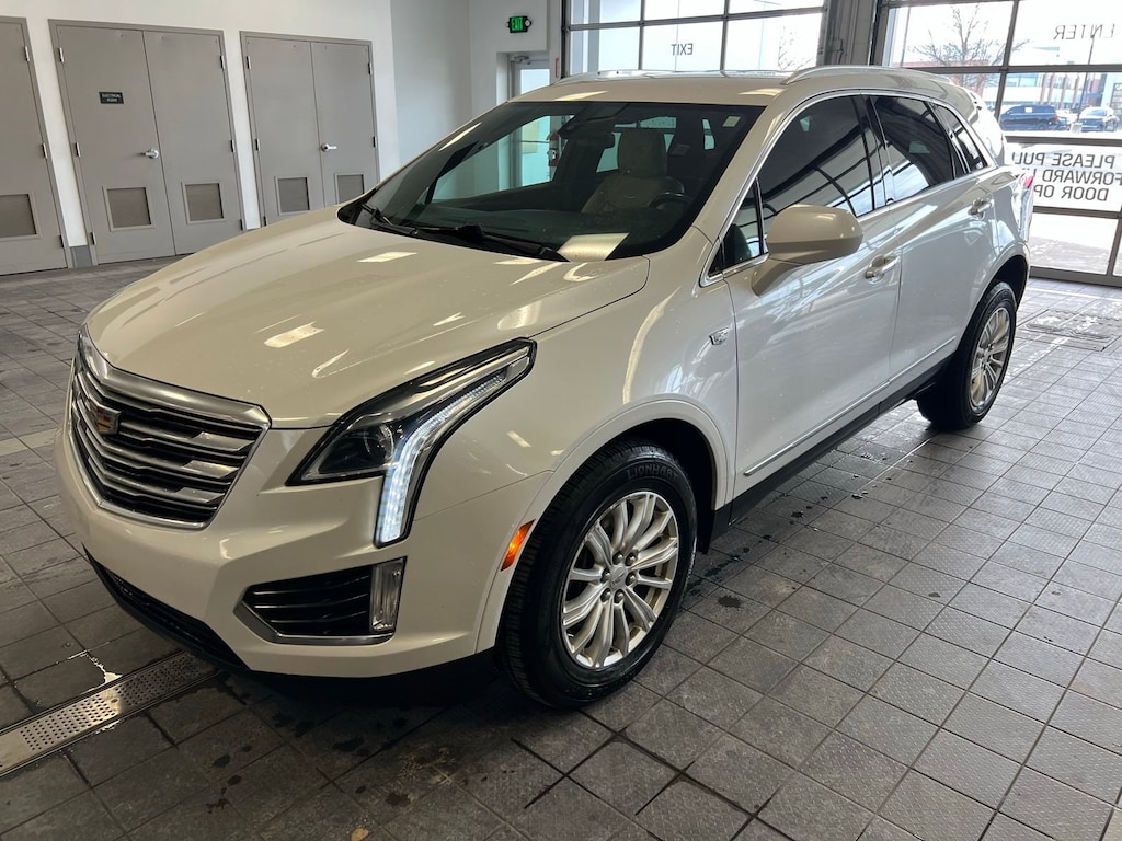 Used 2017 CADILLAC XT5 FWD SUV