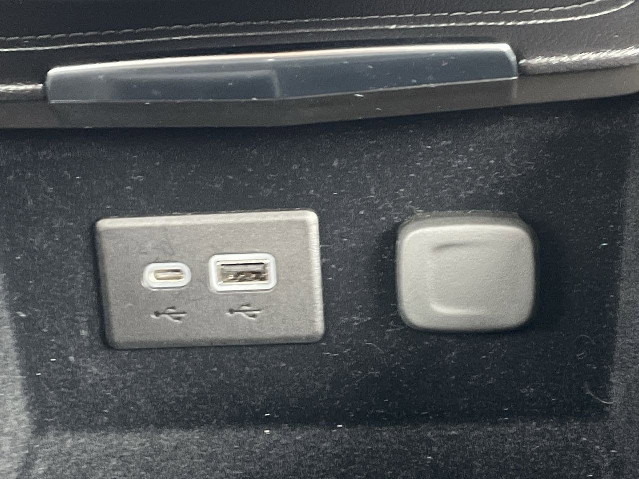 Thumbnail: 2023 Cadillac XT4 - 27