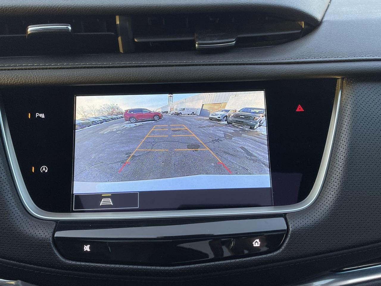 Thumbnail: 2024 Cadillac XT5 - 28