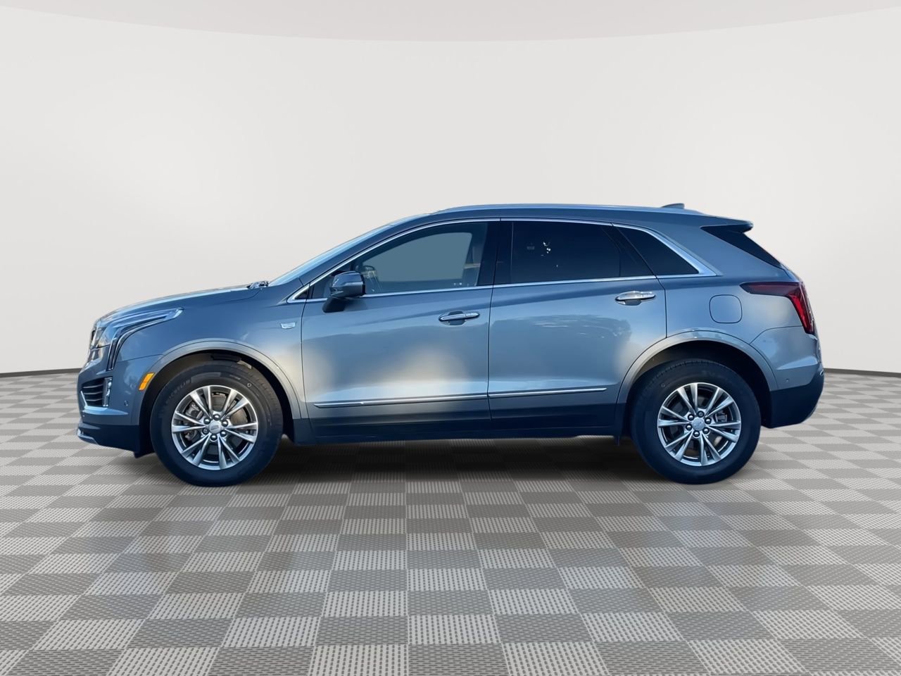 Thumbnail: 2023 Cadillac XT5 - 5