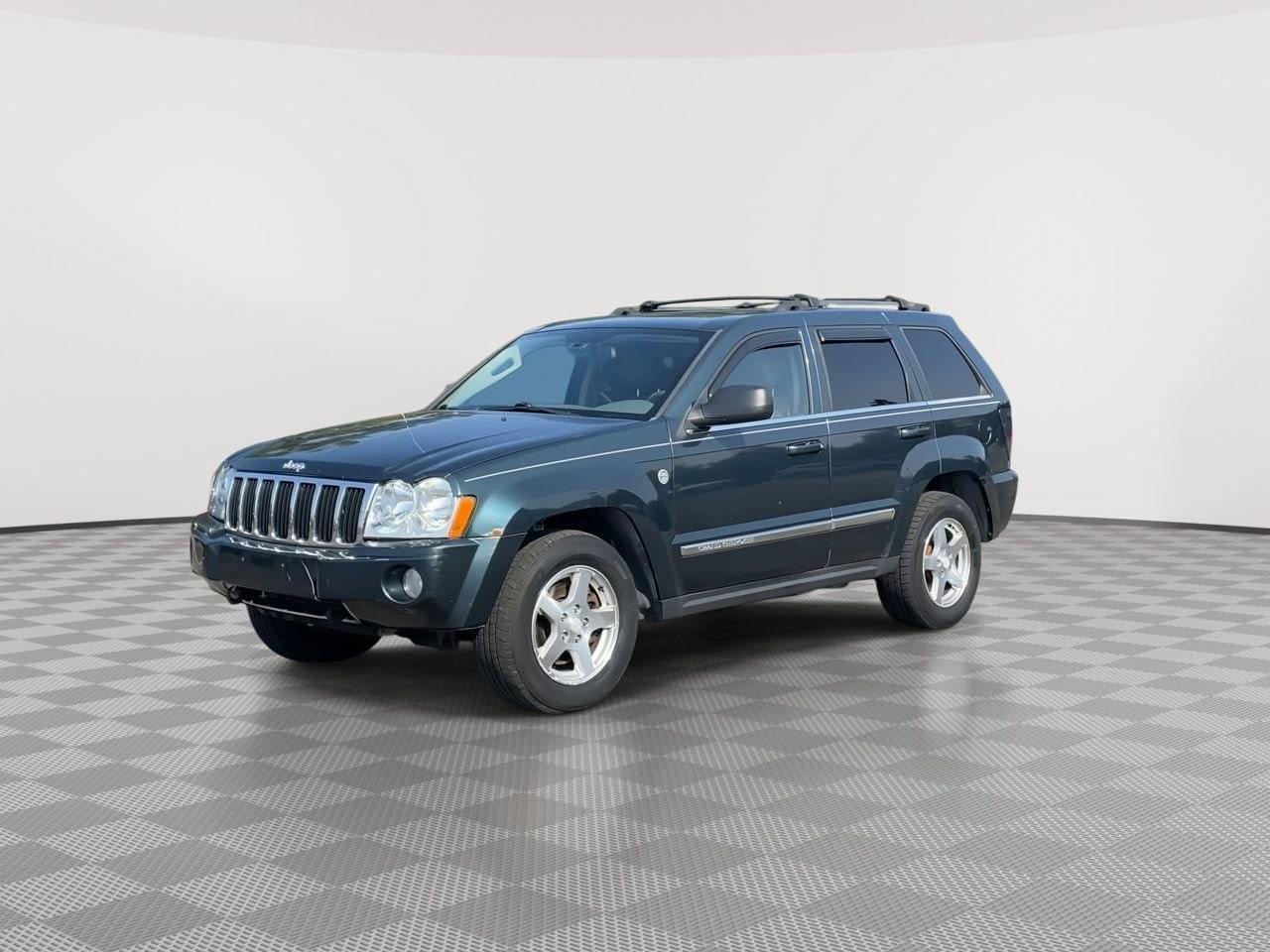 Thumbnail: 2005 Jeep Grand Cherokee - 4