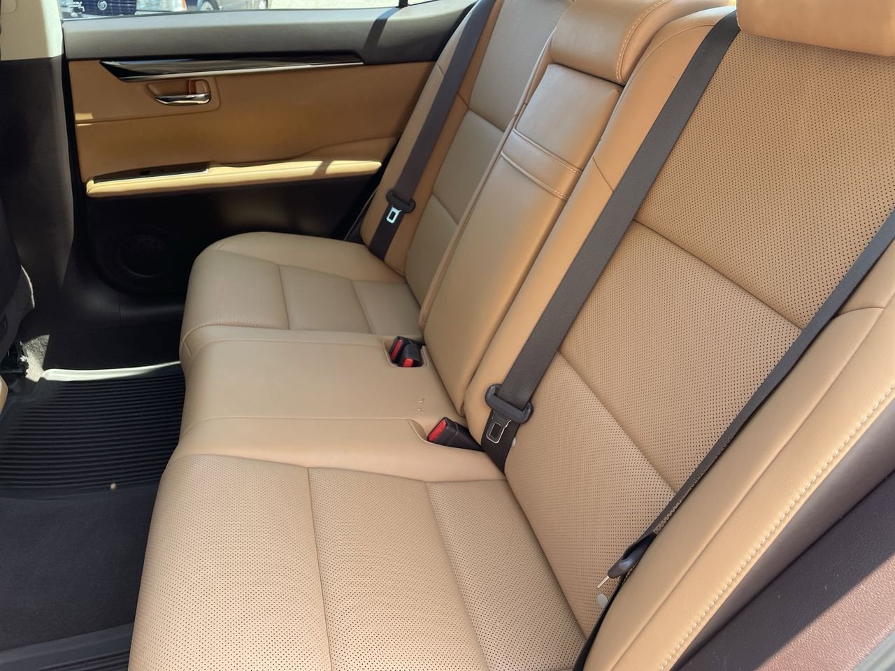 Thumbnail: 2016 Lexus ES - 18