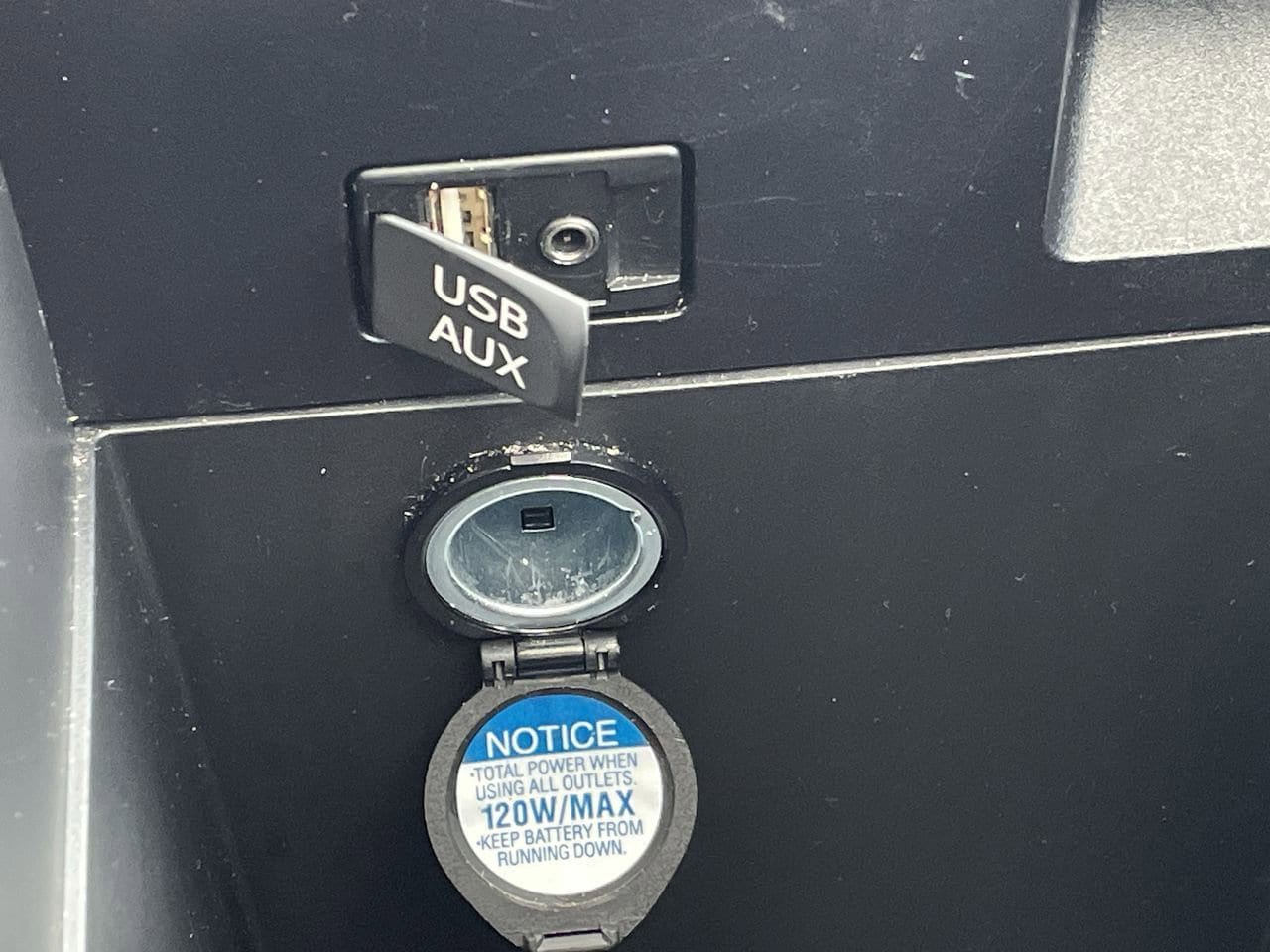 Thumbnail: 2013 Toyota Venza - 26