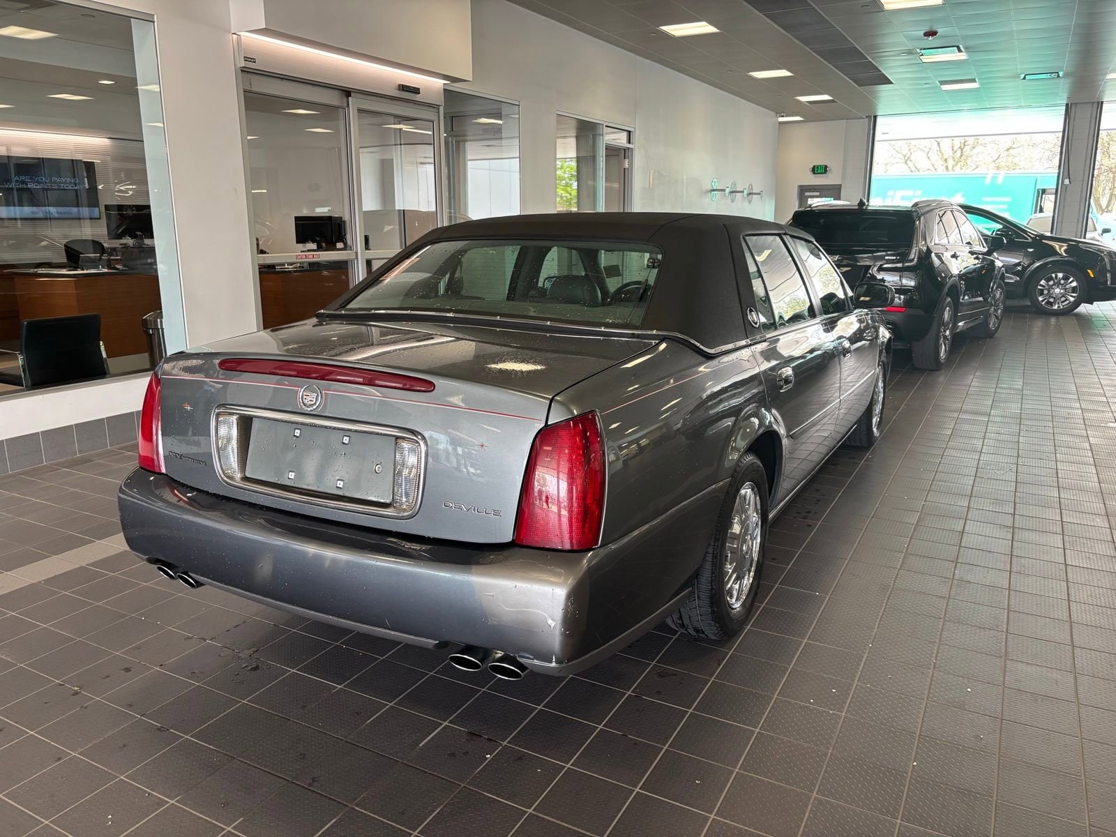 Thumbnail: 2003 Cadillac DeVille - 3