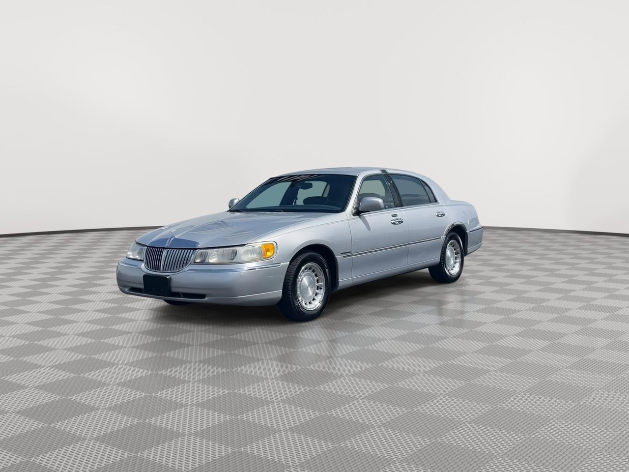 Thumbnail: 2000 Lincoln Town Car - 4