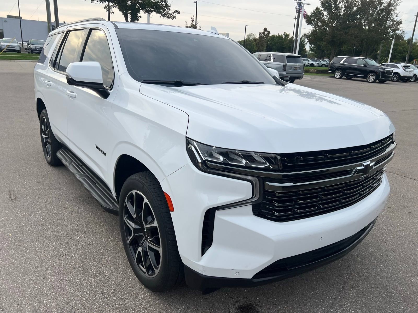 Thumbnail: 2022 Chevrolet Tahoe - 4