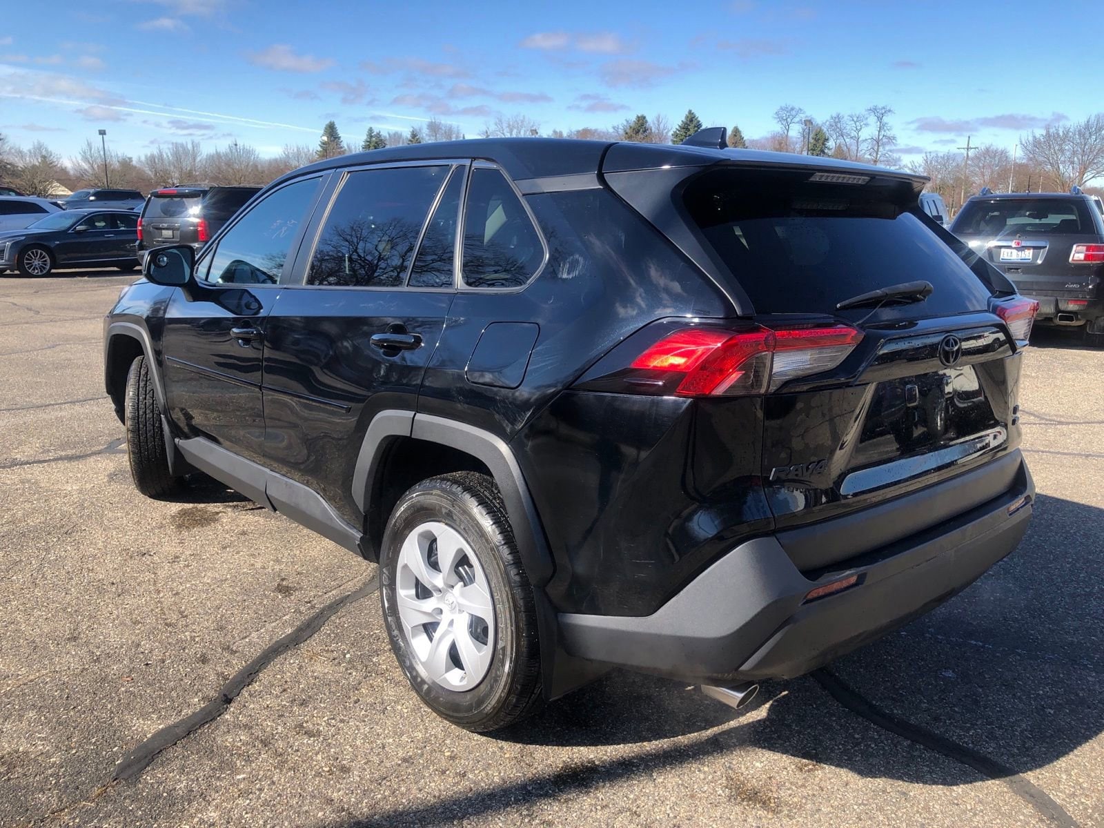 Thumbnail: 2023 Toyota RAV4 - 4
