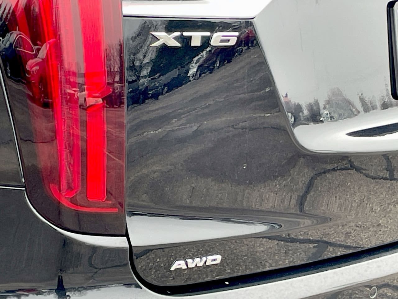 Thumbnail: 2023 Cadillac XT6 - 42