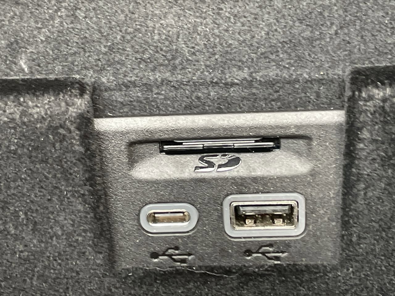 Thumbnail: 2023 Cadillac XT5 - 27