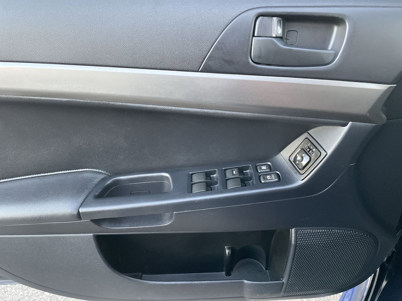 Thumbnail: 2014 Mitsubishi Lancer - 28