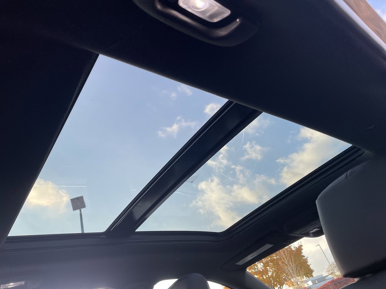 Thumbnail: 2021 Cadillac XT5 - 21