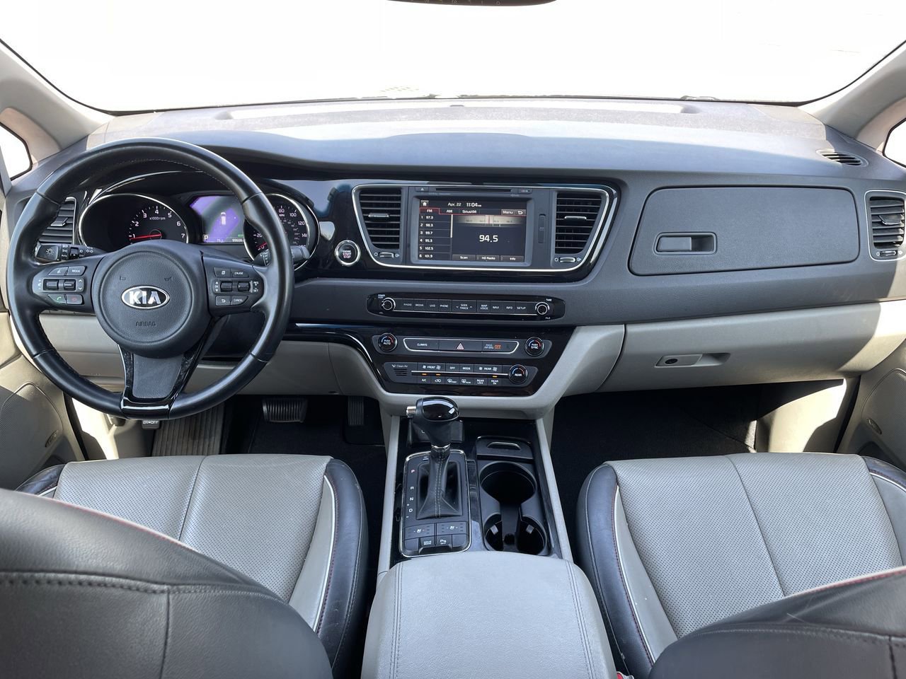 Thumbnail: 2016 Kia Sedona - 25