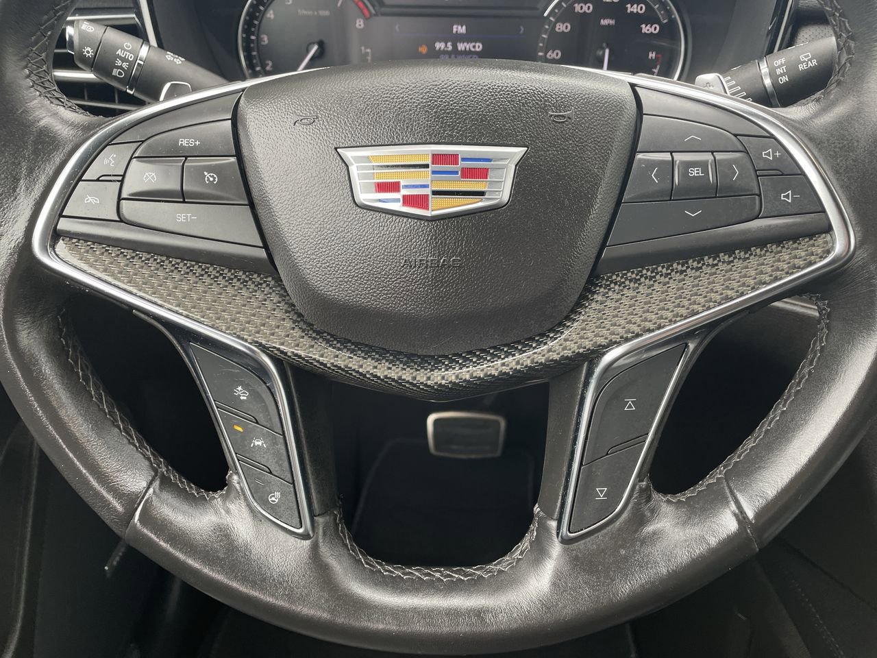 Thumbnail: 2022 Cadillac XT5 - 10
