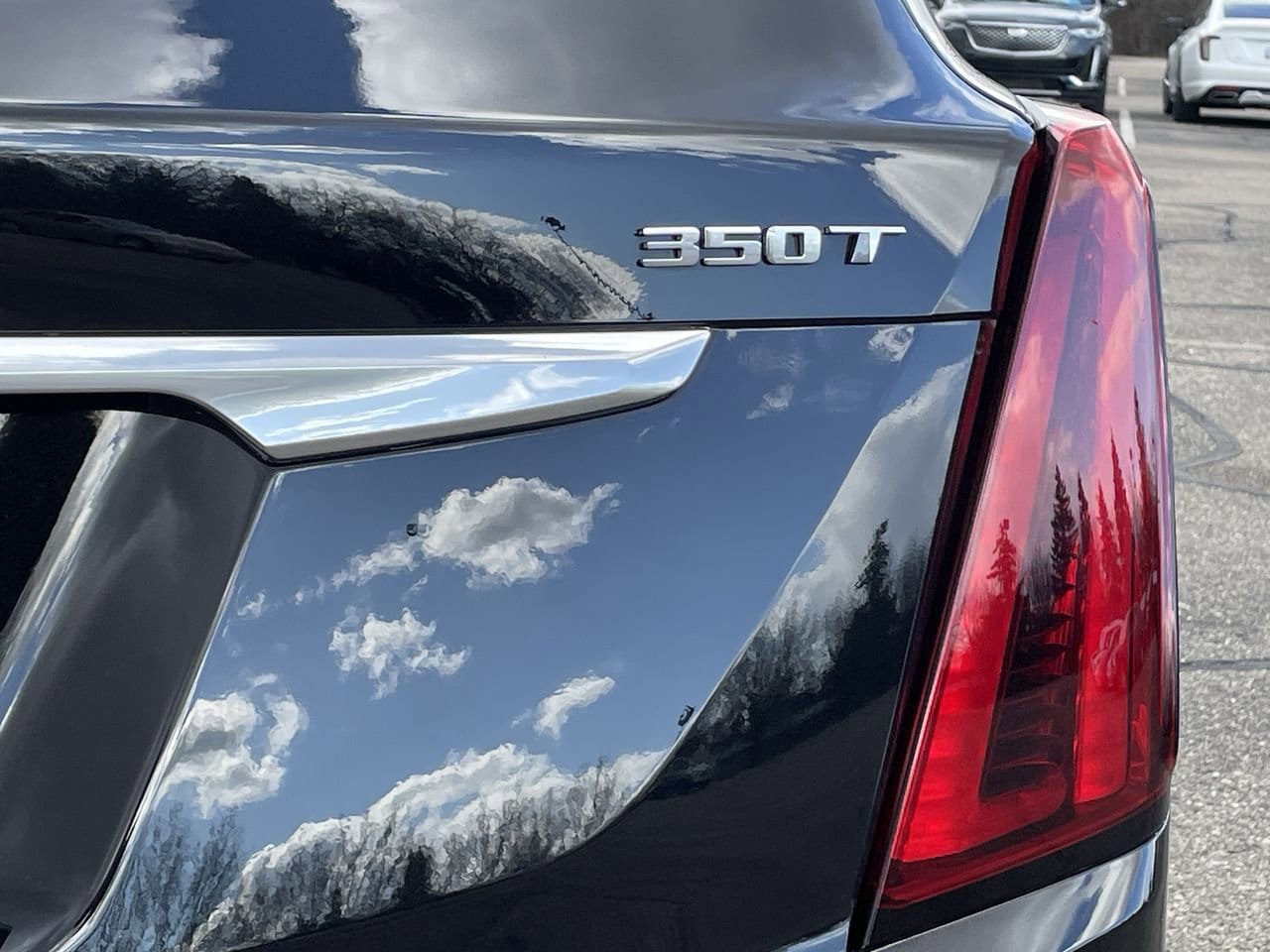 Thumbnail: 2023 Cadillac XT5 - 37