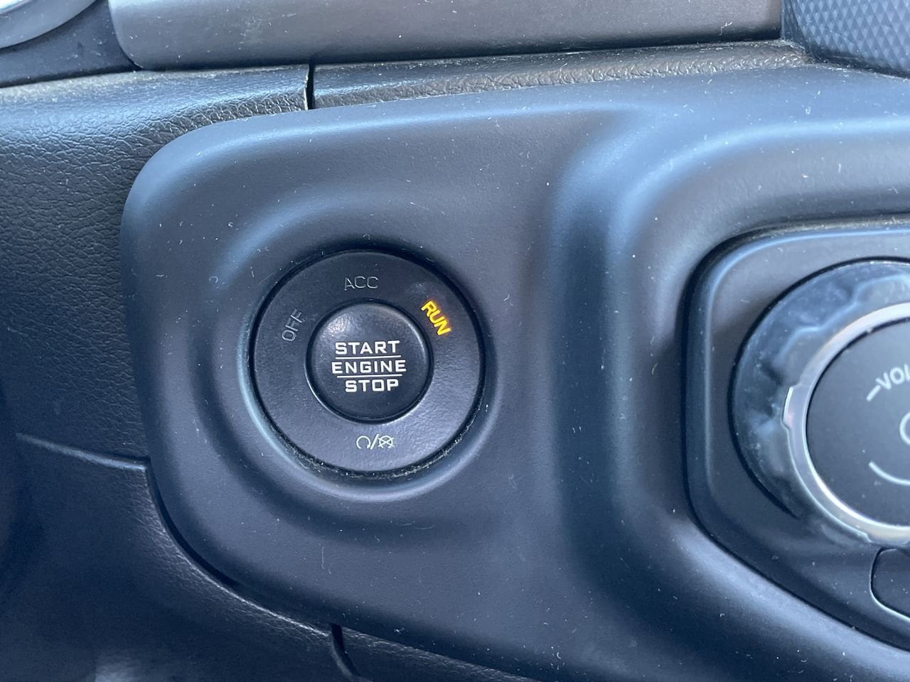 Thumbnail: 2019 Jeep Wrangler - 30
