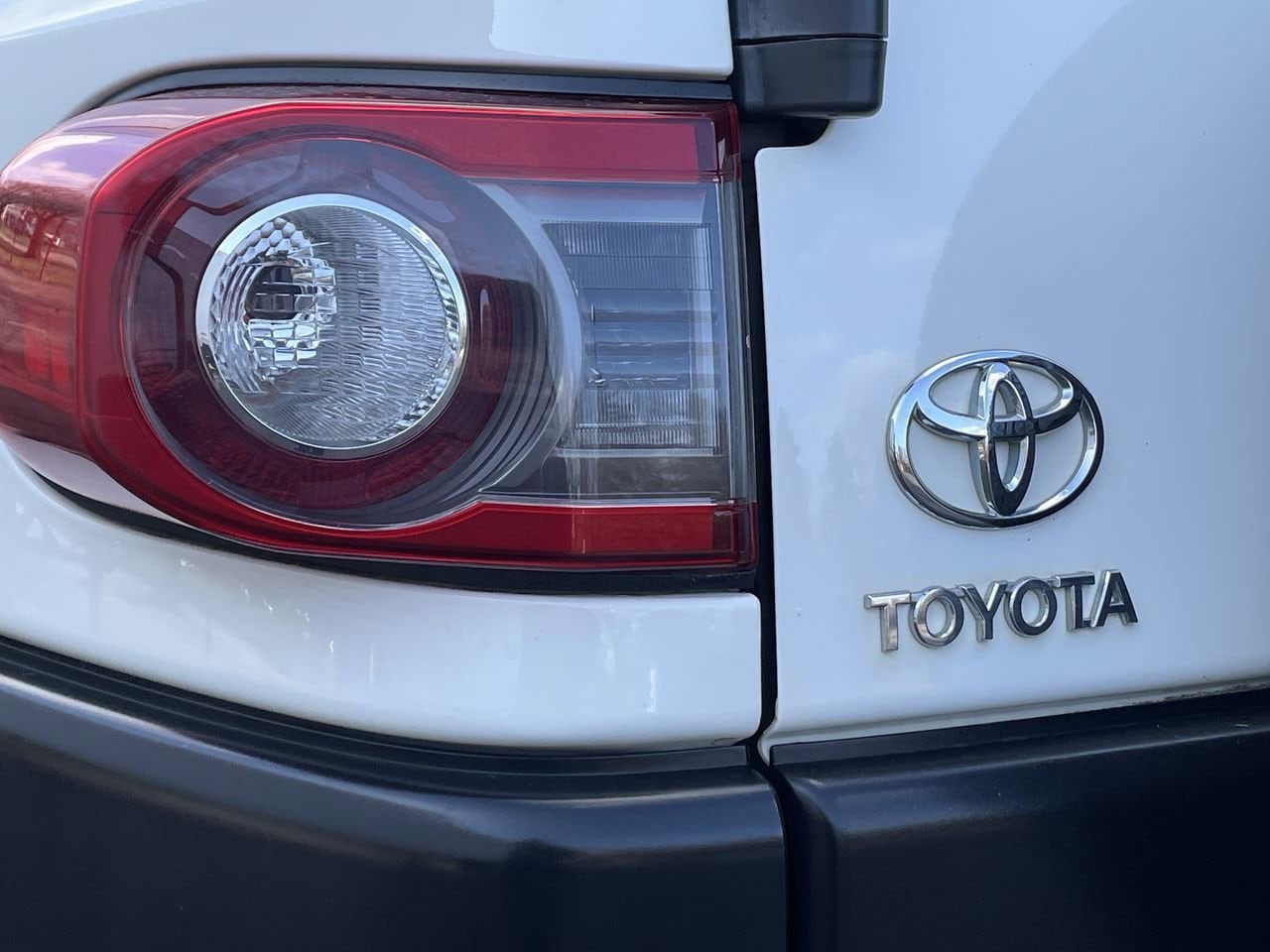 Thumbnail: 2014 Toyota FJ Cruiser - 37