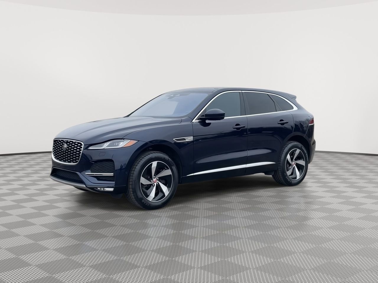 Thumbnail: 2021 Jaguar F-Pace - 4