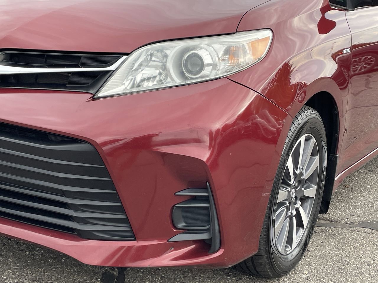 Thumbnail: 2019 Toyota Sienna - 34