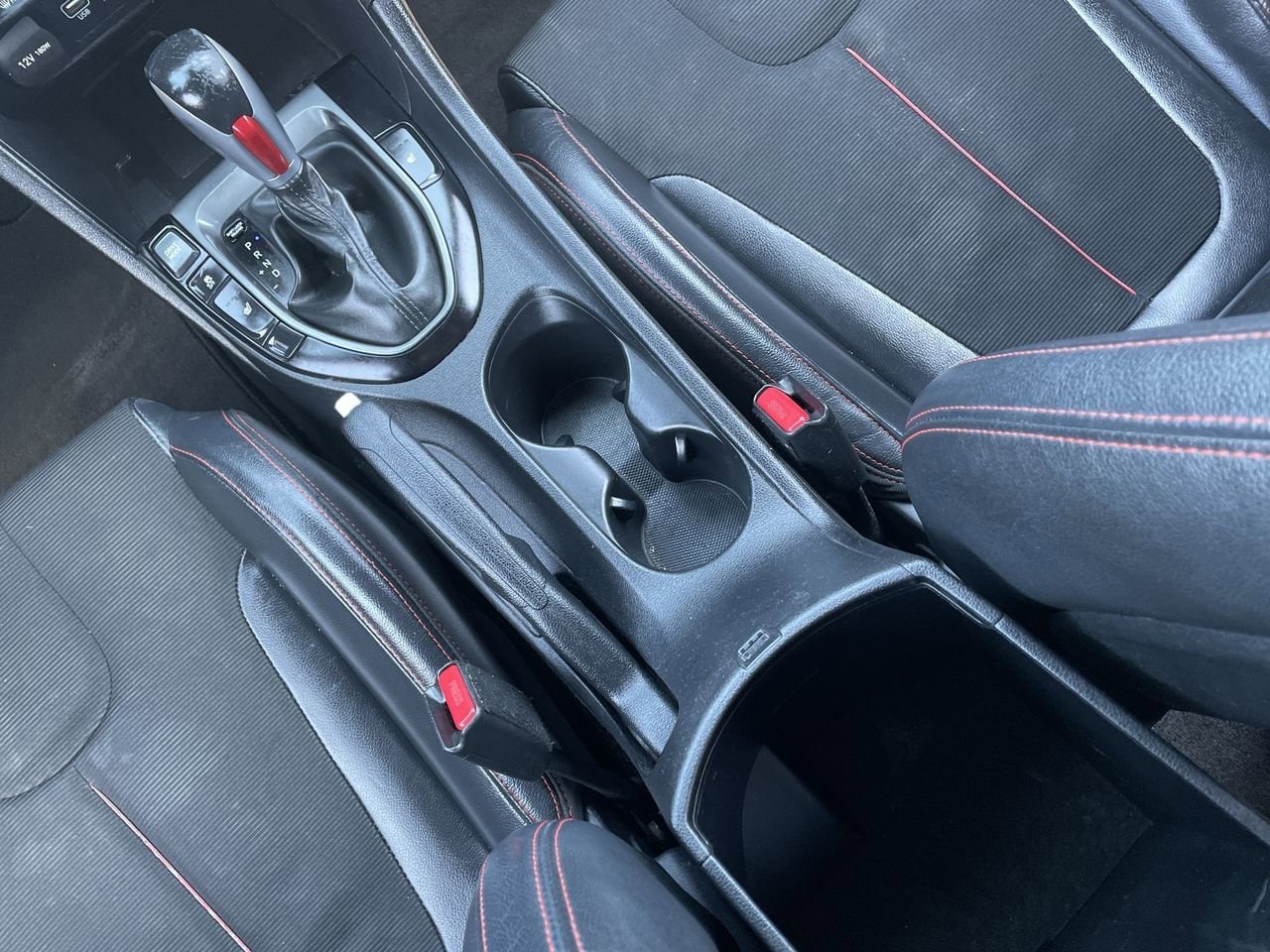 Thumbnail: 2019 Hyundai Veloster - 23