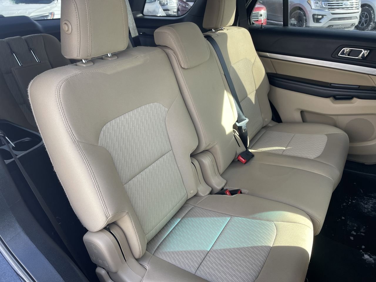 Thumbnail: 2016 Ford Explorer - 15