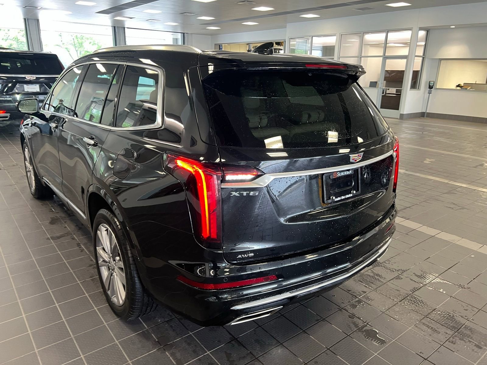 2023 Cadillac XT6 Premium Luxury 2