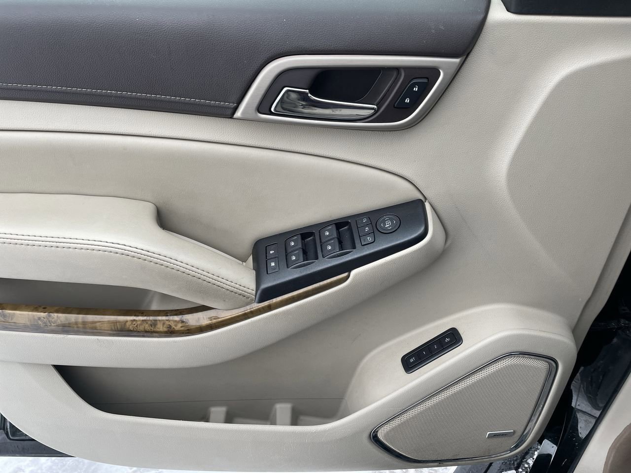 Thumbnail: 2016 GMC Yukon - 38