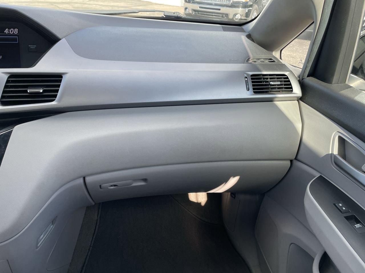 Thumbnail: 2013 Honda Odyssey - 16
