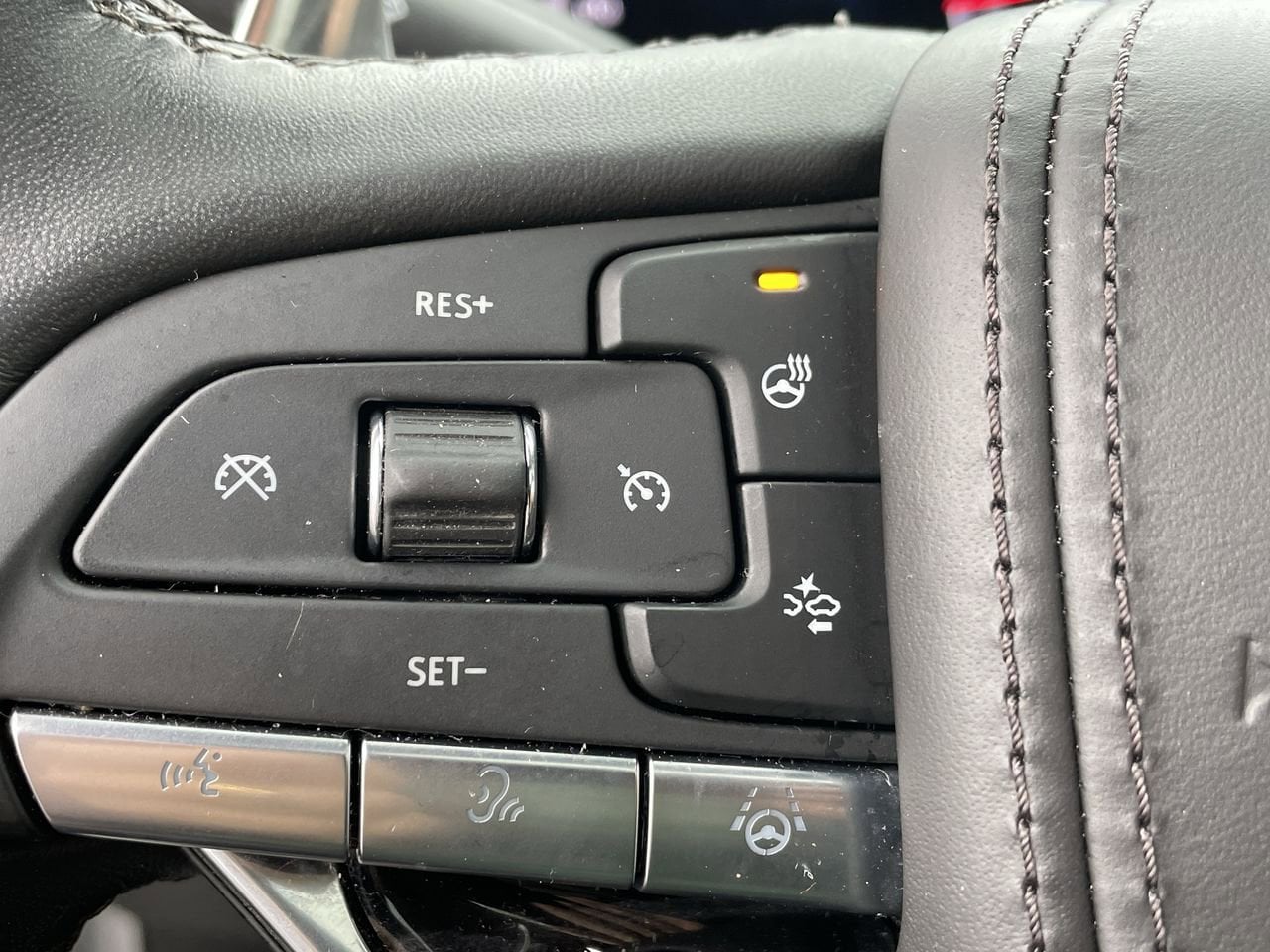 Thumbnail: 2023 Cadillac Escalade - 27