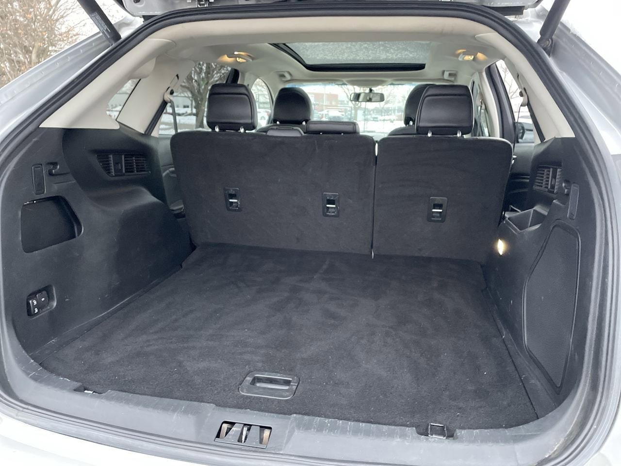 Thumbnail: 2018 Ford Edge - 17