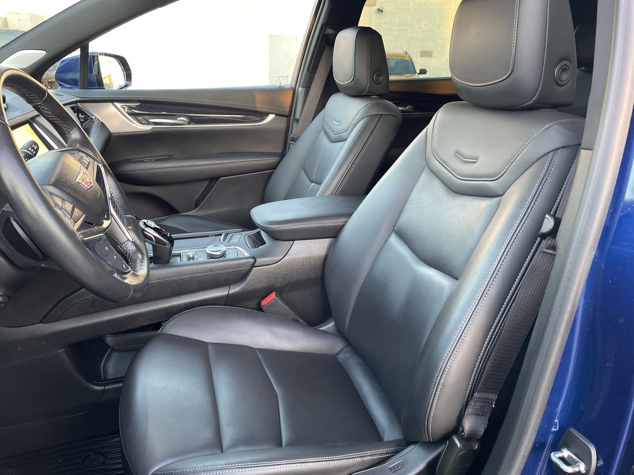 Thumbnail: 2023 Cadillac XT5 - 12