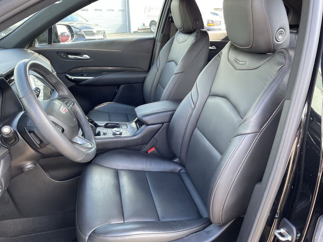 Thumbnail: 2023 Cadillac XT4 - 12