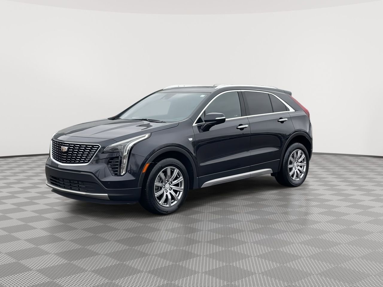 Thumbnail: 2023 Cadillac XT4 - 4
