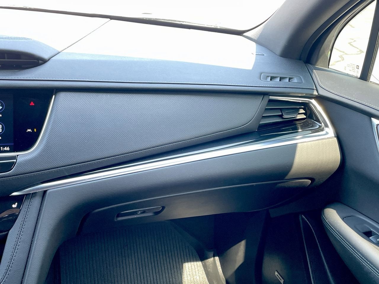 Thumbnail: 2025 Cadillac XT6 - 16