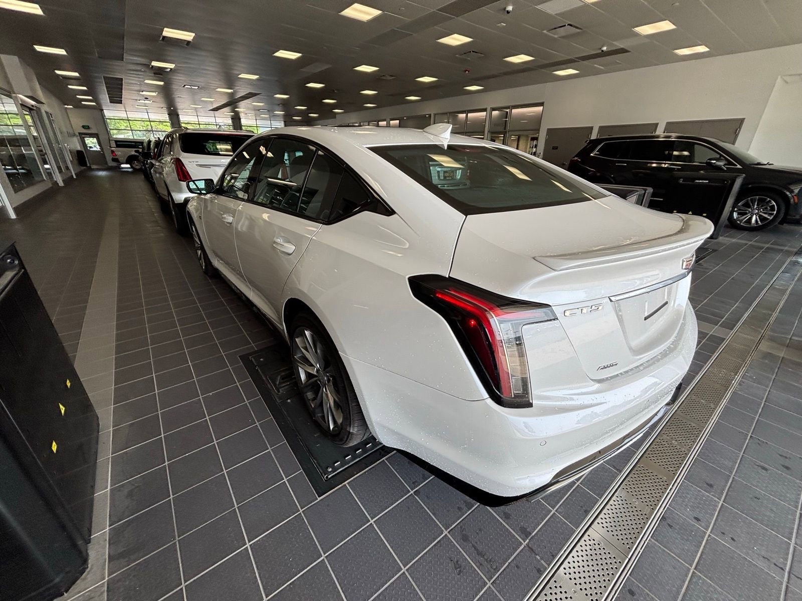 Thumbnail: 2023 Cadillac CT5 - 2