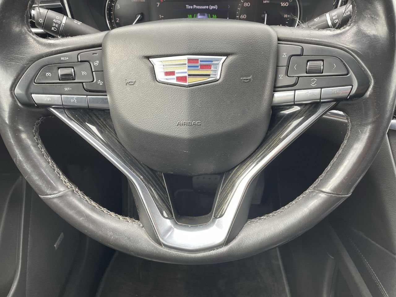 Thumbnail: 2020 Cadillac XT6 - 10