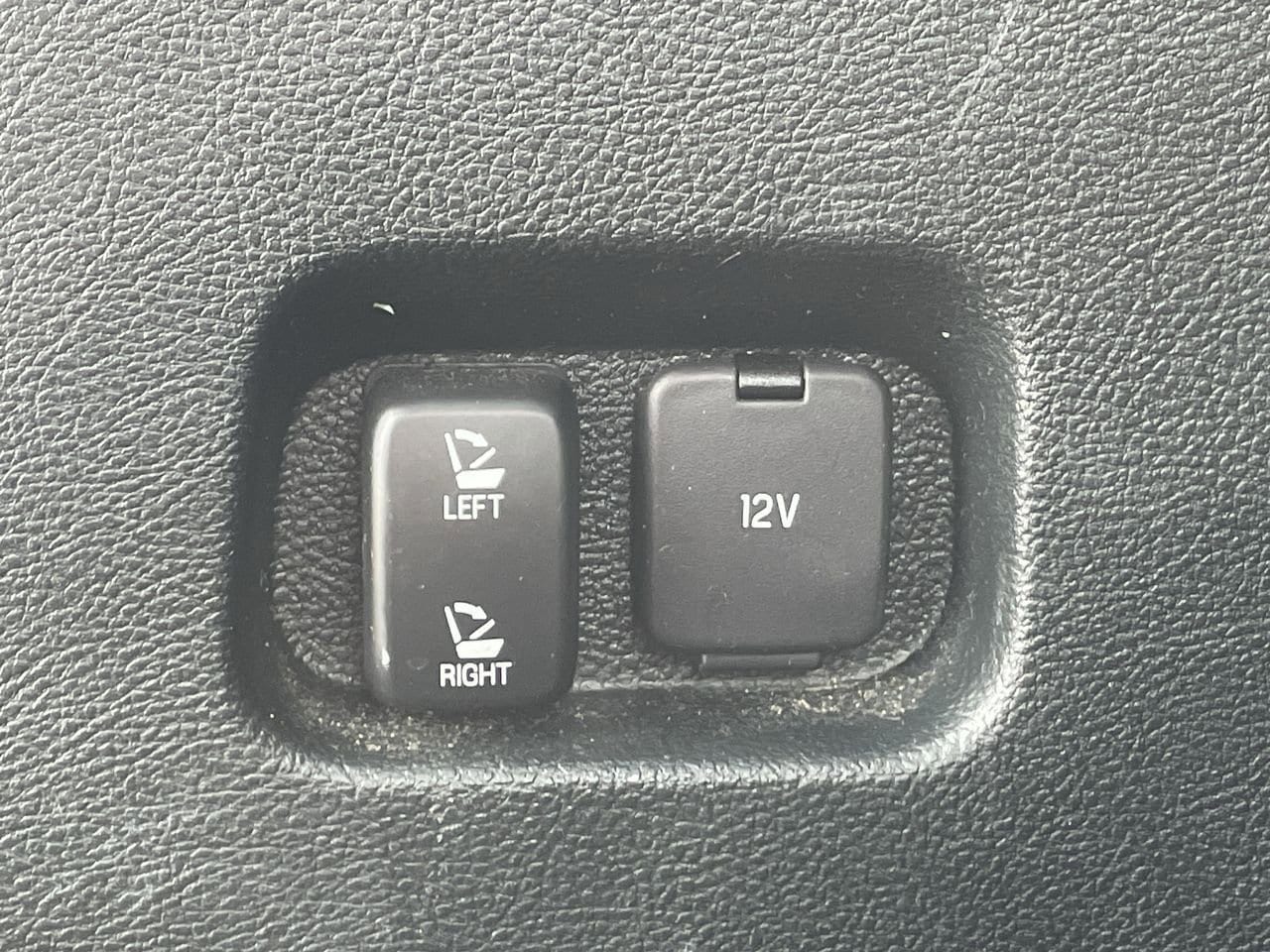 Thumbnail: 2018 Ford Edge - 18