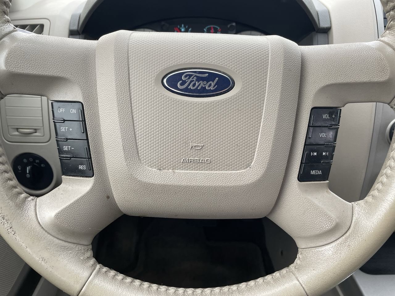 2010 Ford Escape XLT 10
