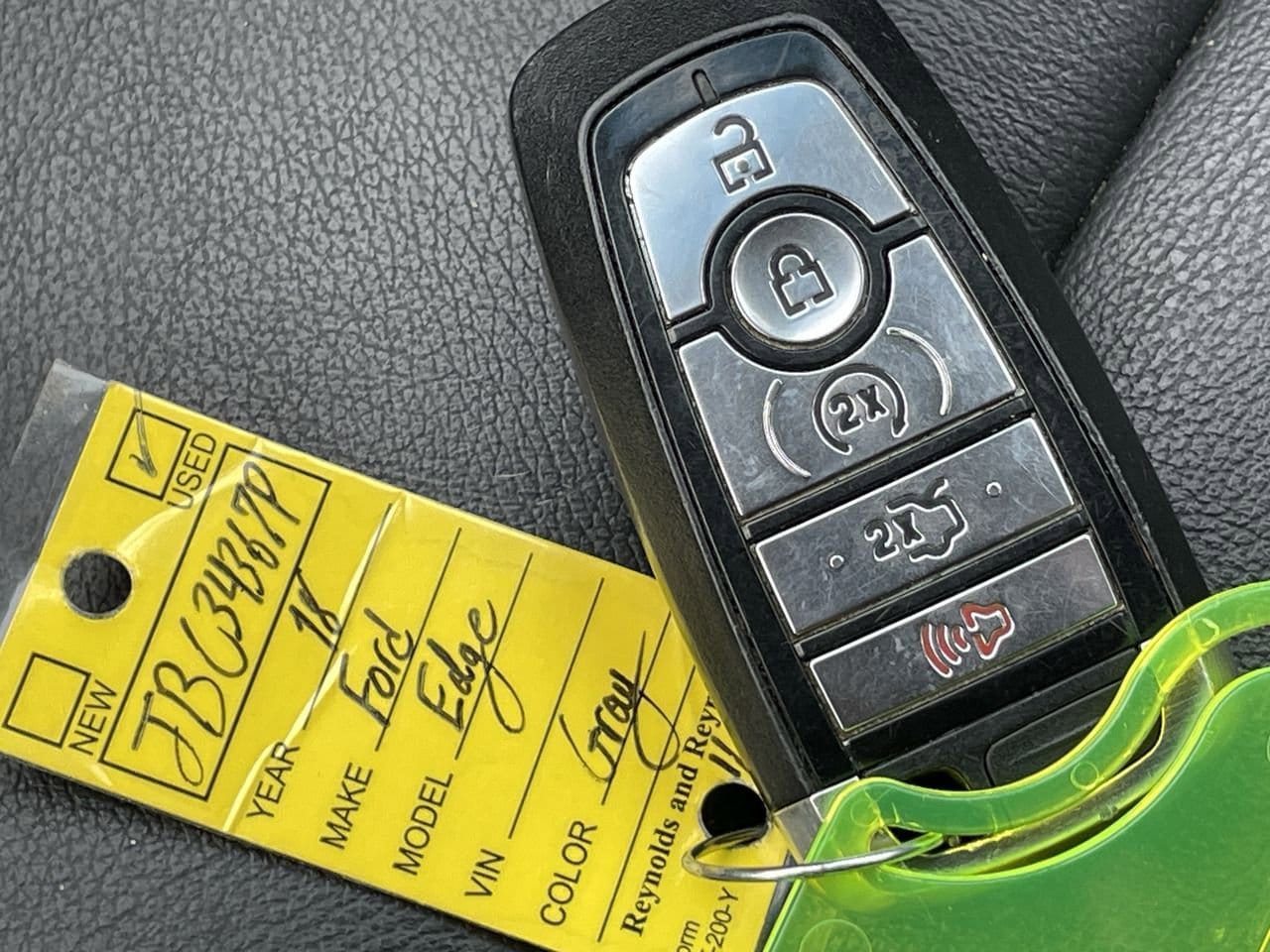 Thumbnail: 2018 Ford Edge - 32