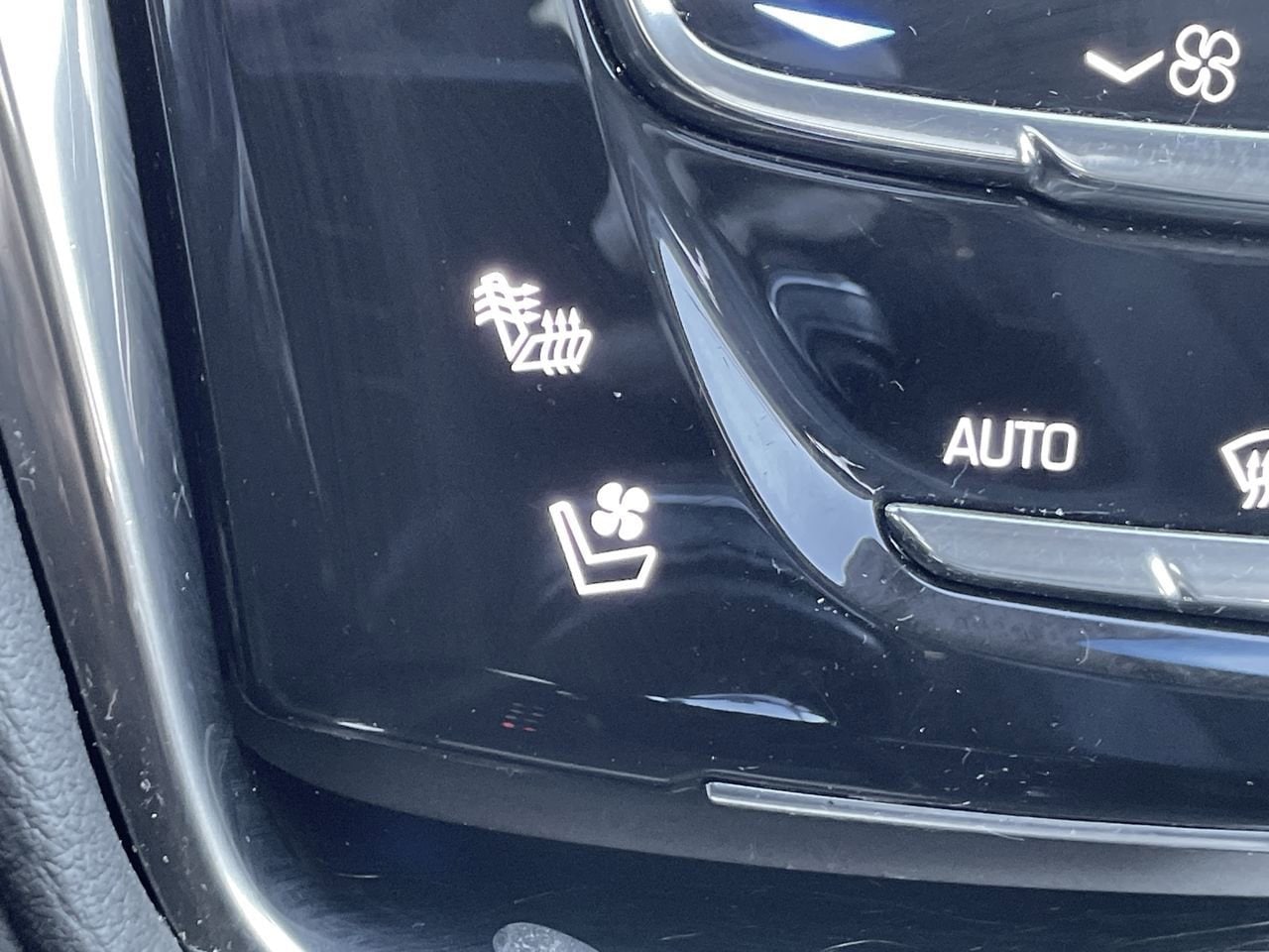 Thumbnail: 2019 Cadillac CTS - 23